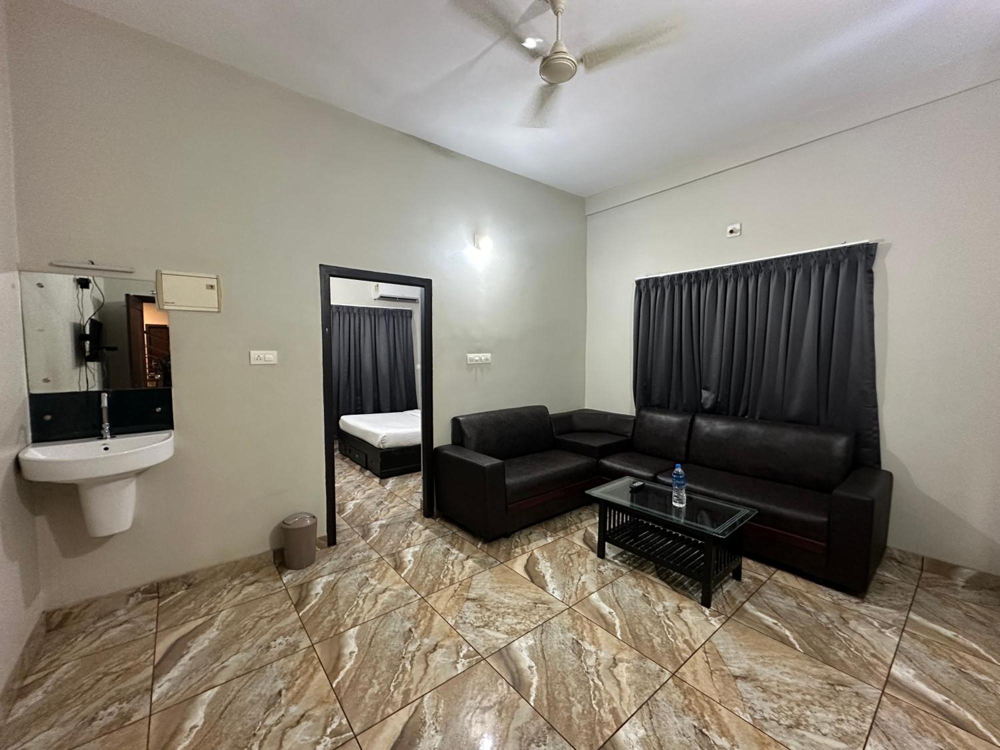 Zahir Residency Otel Kondotty Dış mekan fotoğraf