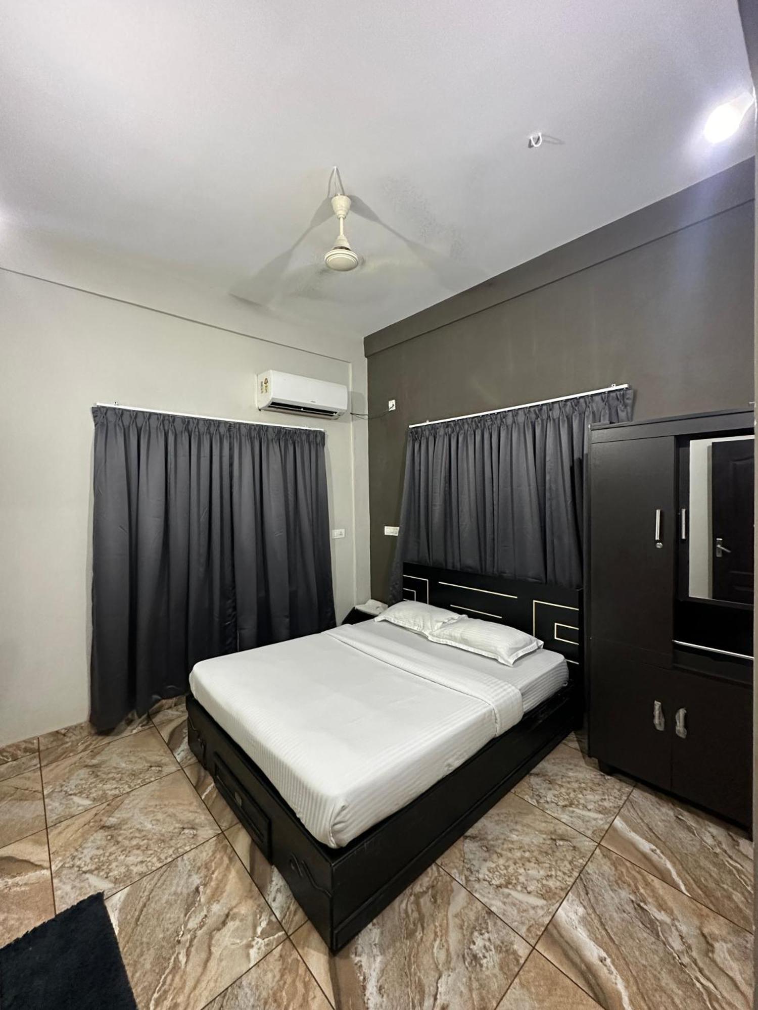 Zahir Residency Otel Kondotty Dış mekan fotoğraf
